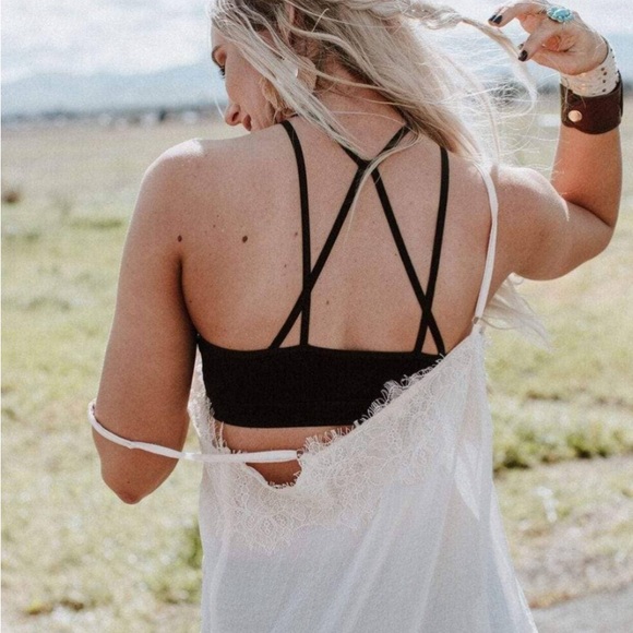 Floral Cutout High Neck Bralette - Picture 2 of 3